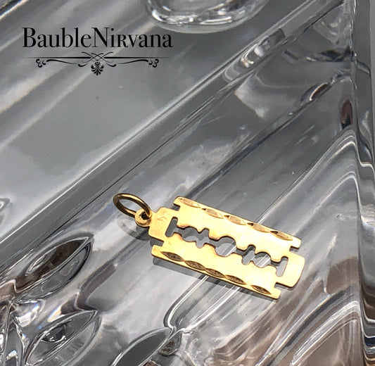 Vintage 14K Yellow Gold Figural Bright Cut Razor Blade Bracelet Charm