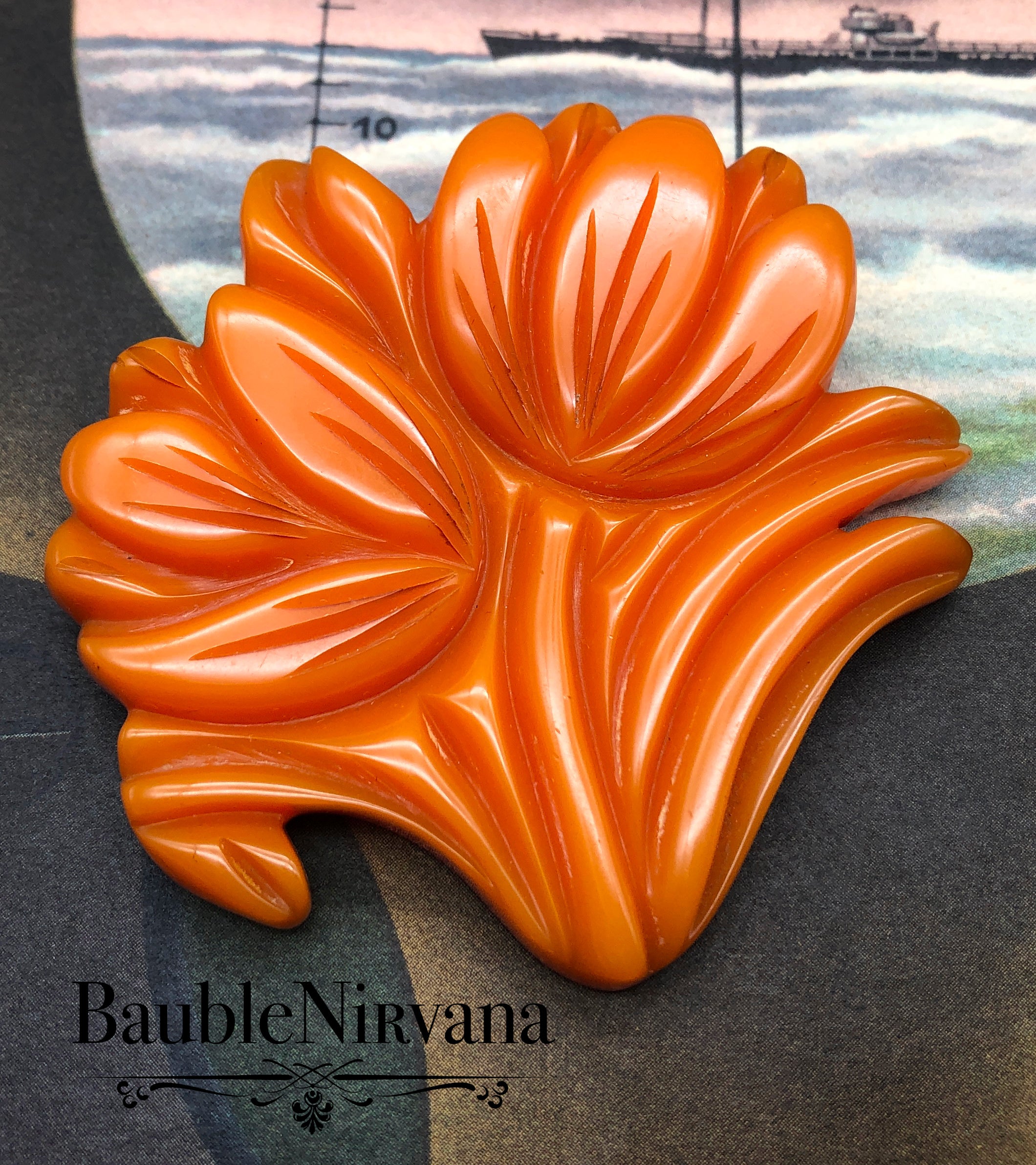 Vintage Bakelite Tulip Flower Pin Brooch