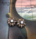 Load image into Gallery viewer, Vintage Hobe Large Clip Earrings 
