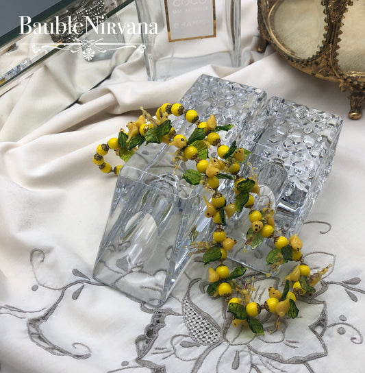 Vintage Venetian Murano Art Glass Figural Yellow Birds & Leaves Beaded Necklace