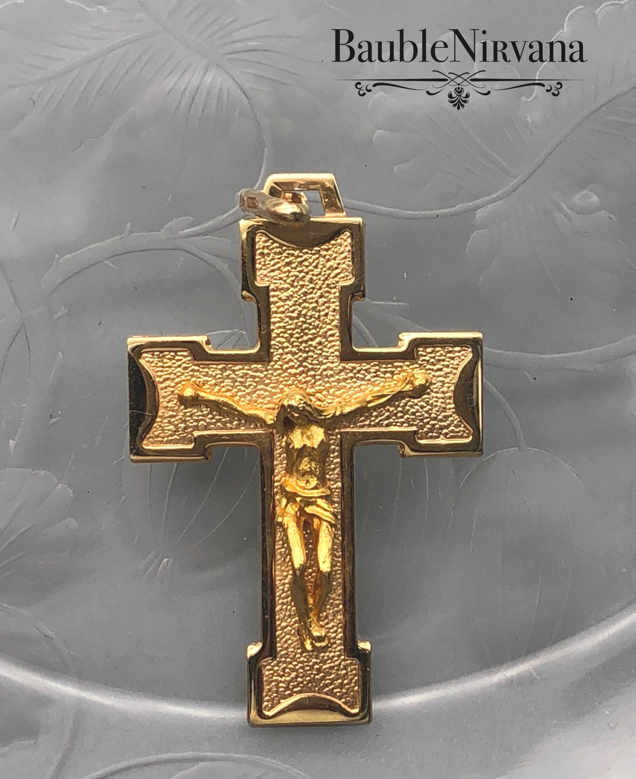 Vintage 14K Gold Crucifix Cross Pendant