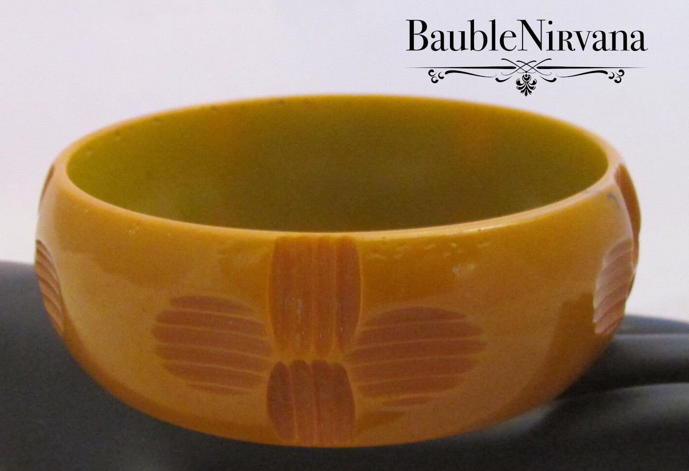 Vintage Bakelite Bangle Bracelet