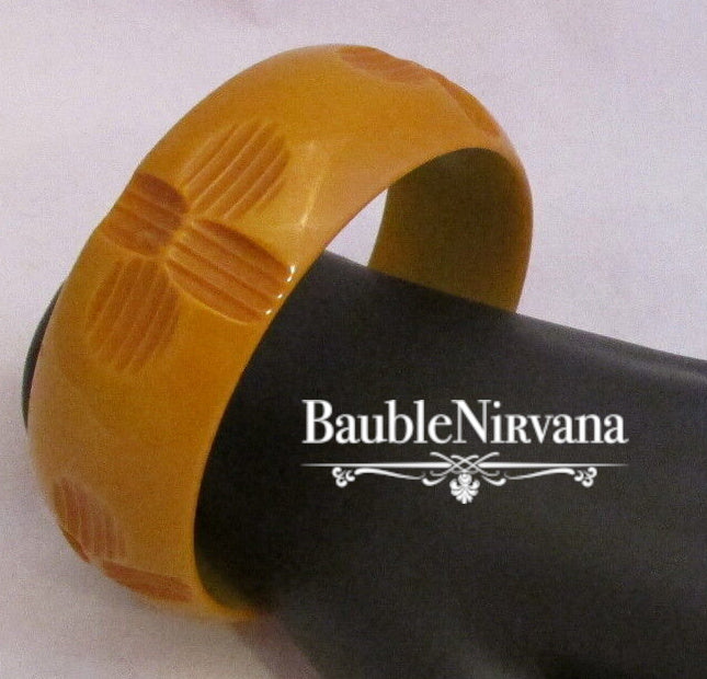 Bakelite Bangle Bracelet Deep Carved